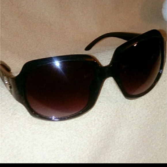 Sunglasses and Canvas Pouch Set - Picture 6 of 7